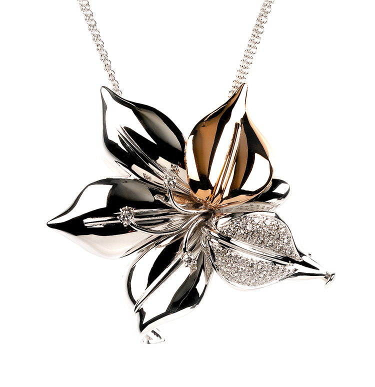 Exclusive Flower Leaf Necklace 0.68 CT Diamonds Handmade in Italy