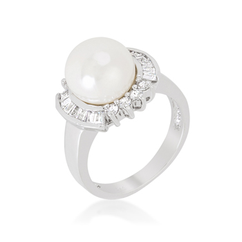 Elegant Cocktail Ring with 0.2 CT Oversized Pearl