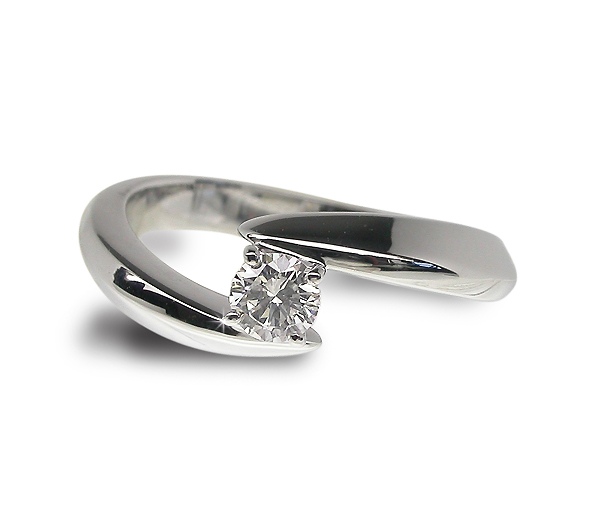 Italian Twisted Solitaire Engagement Ring 0.25 CT Brilliant Diamond