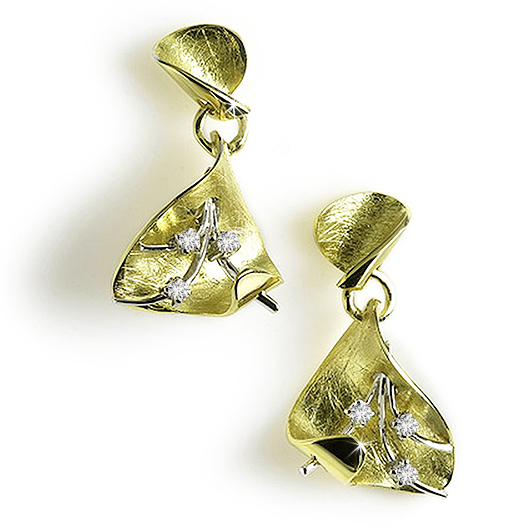 Italian Turning Leaf Earrings 0.16 CT Diamonds Yellow Gold